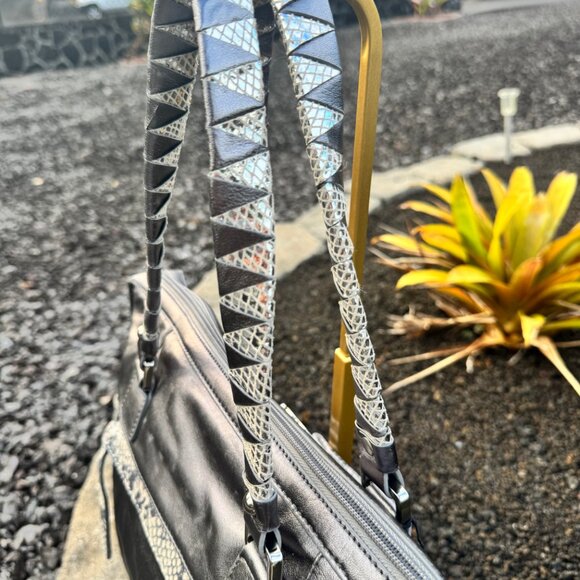 Sharif Metallic Silver & Snakeskin Tote w/ Matching Wristlet NWOT with Flaws - Picture 14 of 17